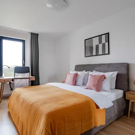Blueground Invalidovna Balcony Nr Vltava Prg-90 Apartament